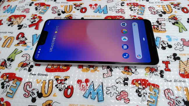 Google Pixel 3 XLを起動し、初期設定を始めるところ。
アップデートが何回もあり、1時間以上はかかったけど、それが終わると動作が快適すぎて、もうミドルエンドには戻れない!?