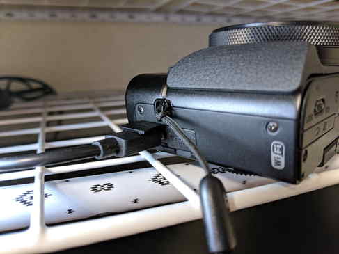 RX100M6の充電はこんな感じでとりあえずUSB経由で行う事にします。