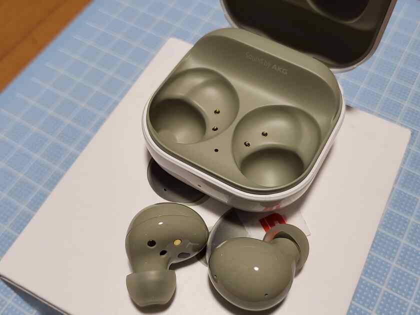Galaxy Buds2を開封！
動画撮影での音質は、スマホで撮影した時のように環境音も入って来て、周囲の雰囲気もよく伝わる感じでした。