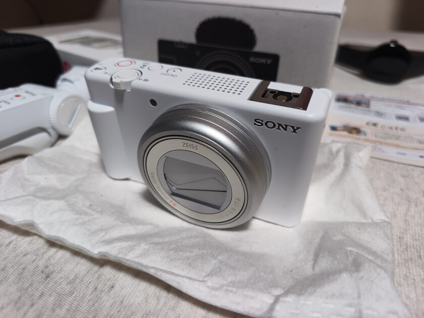 SONY VLOGCAM ZV-1M2