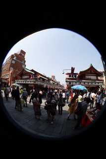 Lomo fisheye2、魚眼レンズで撮影した浅草の風景