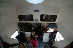 新疆ウイグル自治区旅行記＠二階建ての車両でトルファンから烏魯木斉（ウルムチ）へ向かう