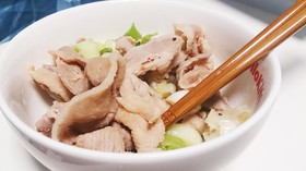 豚肉とねぎの生姜炒め。久々の肉食ですw