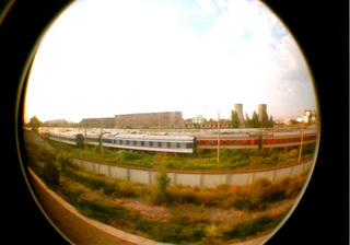2008年の中国旅行、上海~烏魯木斉間の寝台列車の車窓からLomographyのfisheye2で撮影
